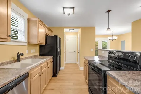 2 Cottage Cove Lane Asheville NC 28803