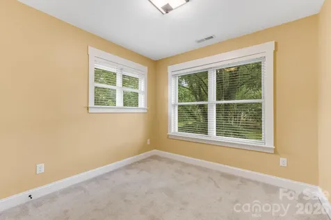 2 Cottage Cove Lane Asheville NC 28803