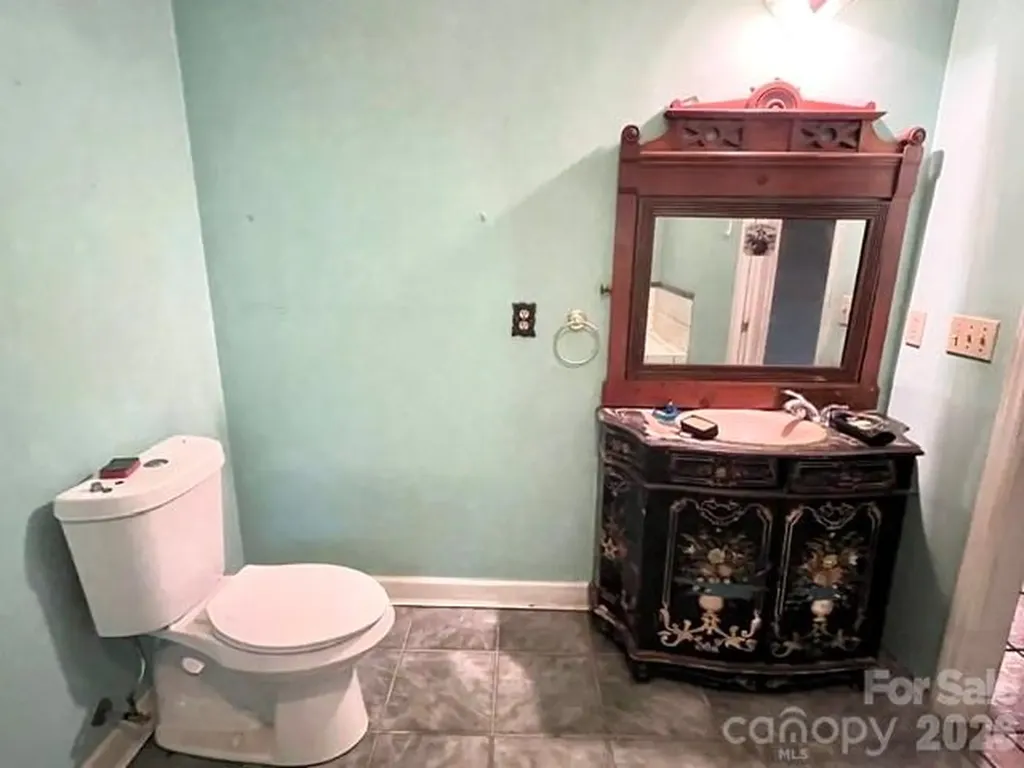 105 Chestnut Hill Road Black Mountain NC 28711