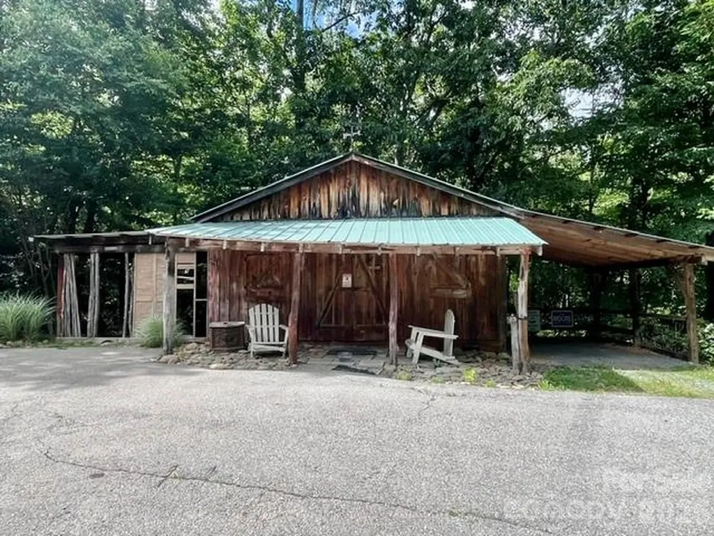 105 Chestnut Hill Road Black Mountain NC 28711