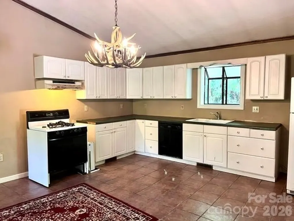 105 Chestnut Hill Road Black Mountain NC 28711