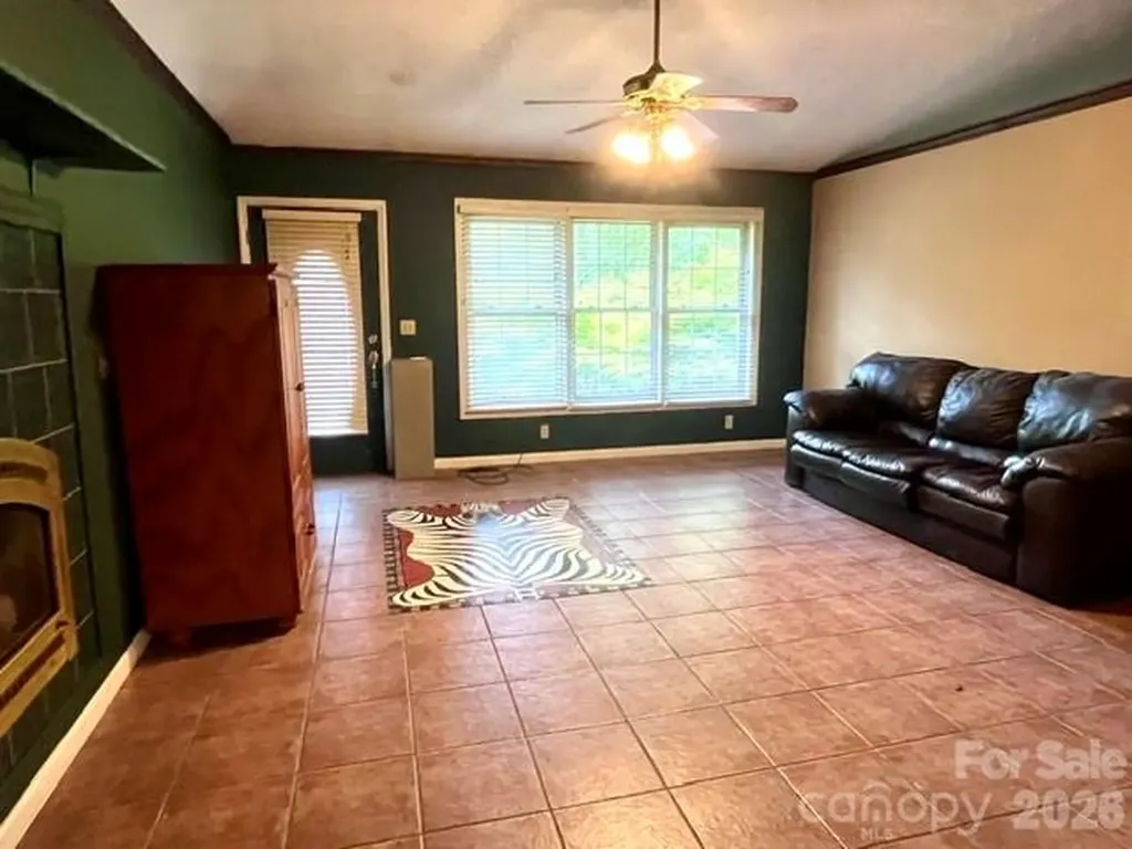 105 Chestnut Hill Road Black Mountain NC 28711