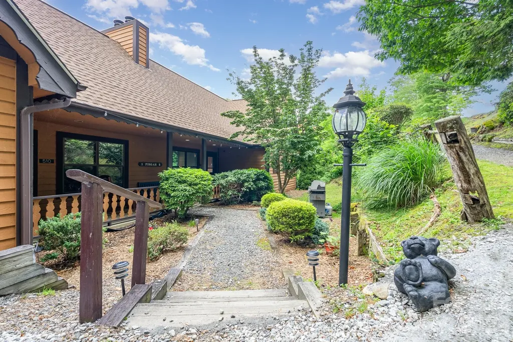 508 Over Look Drive Burnsville NC 28714