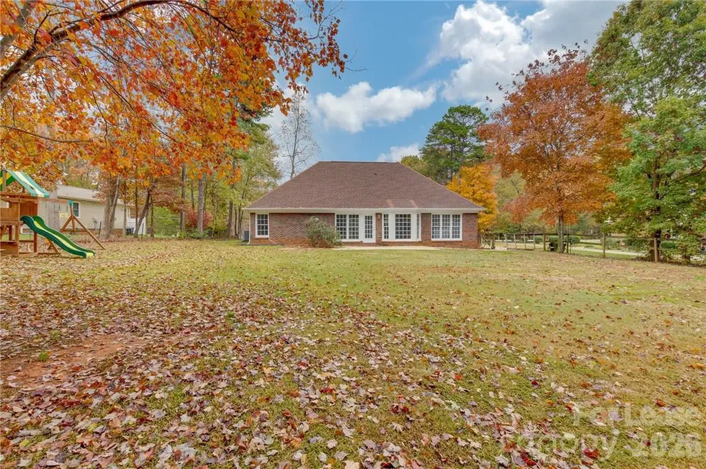 136 Trollingwood Lane Mooresville NC 28117