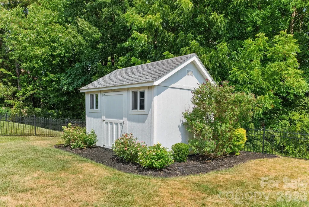 5064 Stonehill Lane Matthews NC 28104