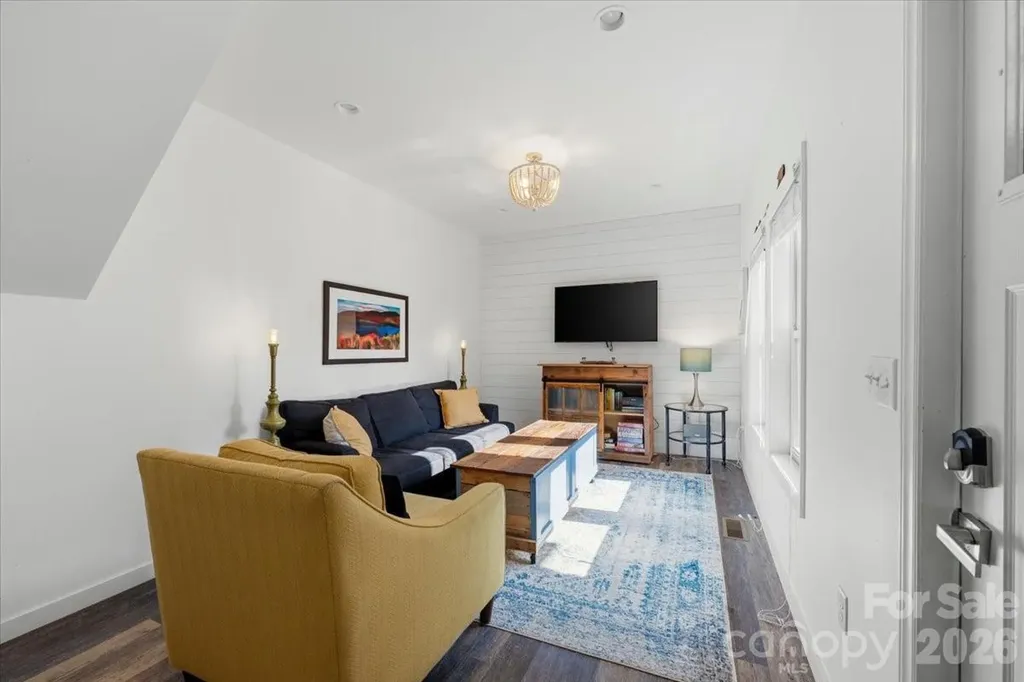 109 Portmanvilla Road Black Mountain NC 28711