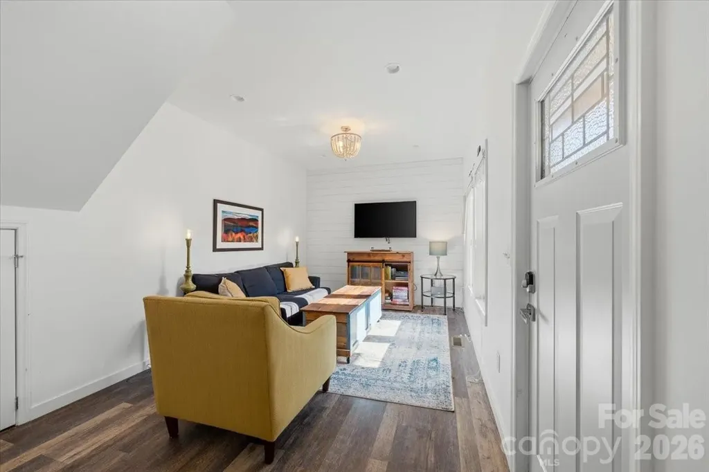 109 Portmanvilla Road Black Mountain NC 28711