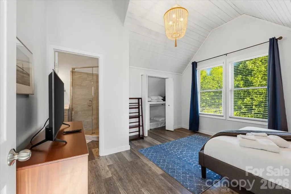 109 Portmanvilla Road Black Mountain NC 28711