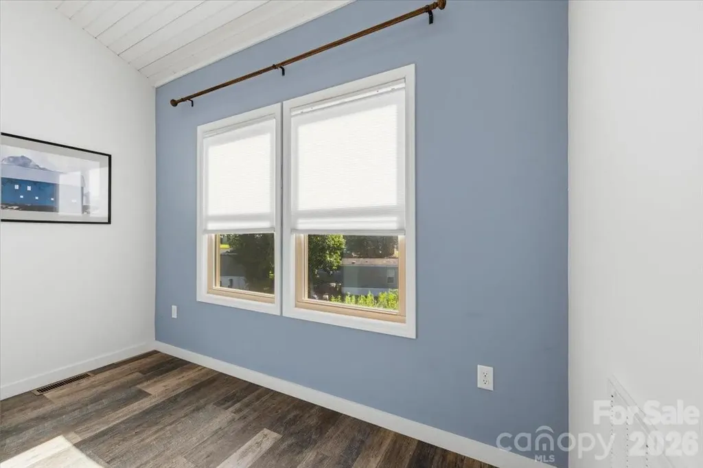 109 Portmanvilla Road Black Mountain NC 28711