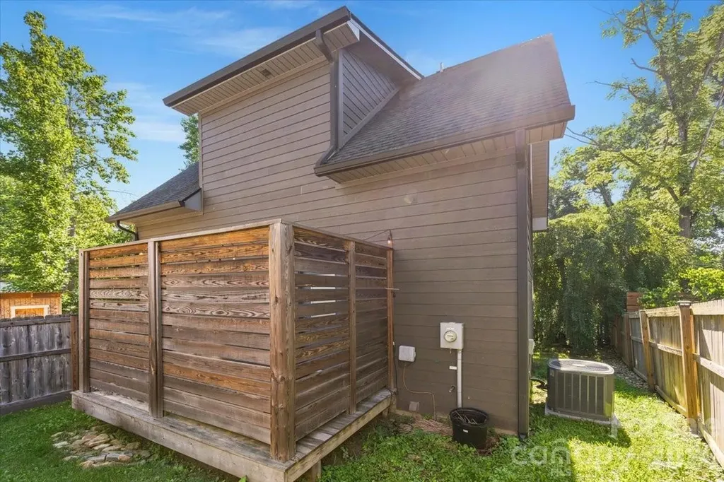 109 Portmanvilla Road Black Mountain NC 28711