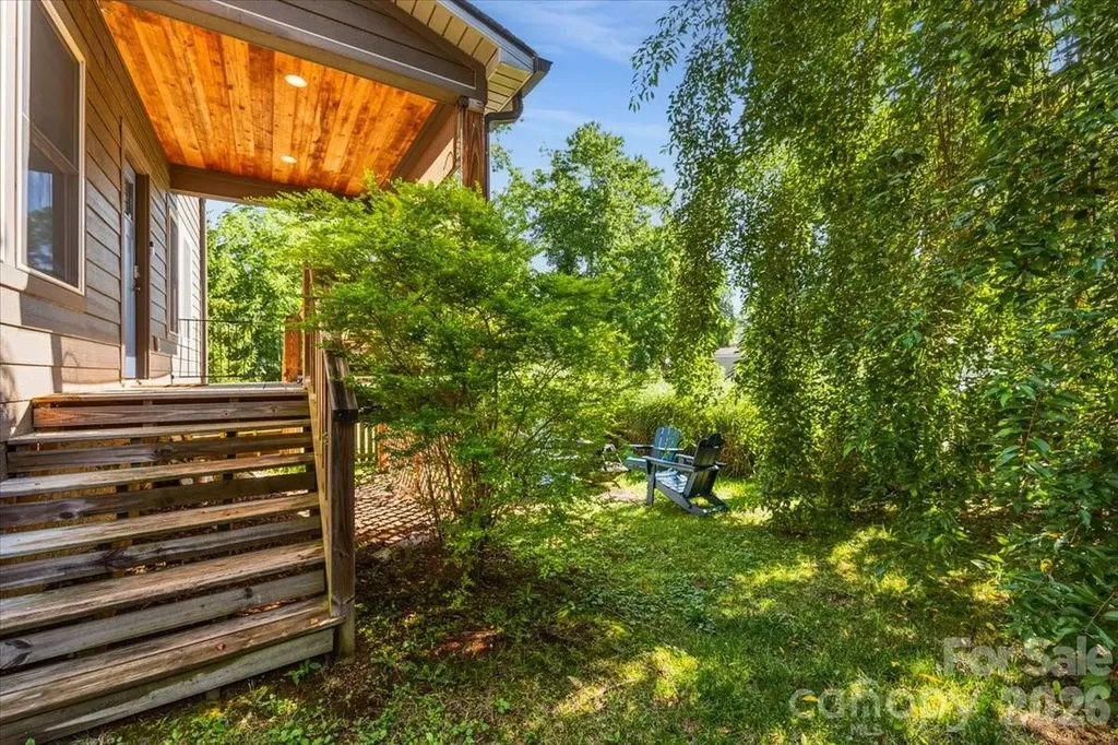 109 Portmanvilla Road Black Mountain NC 28711