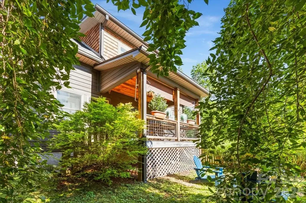 109 Portmanvilla Road Black Mountain NC 28711