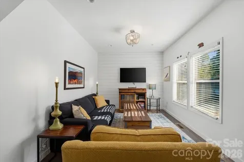 109 Portmanvilla Road Black Mountain NC 28711