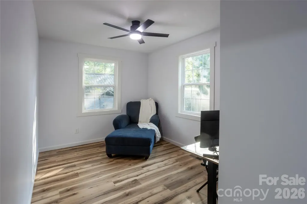44 Lr Smith Avenue Hendersonville NC 28791