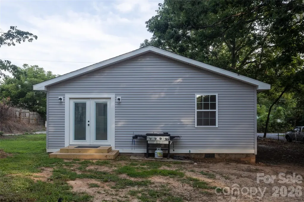44 Lr Smith Avenue Hendersonville NC 28791