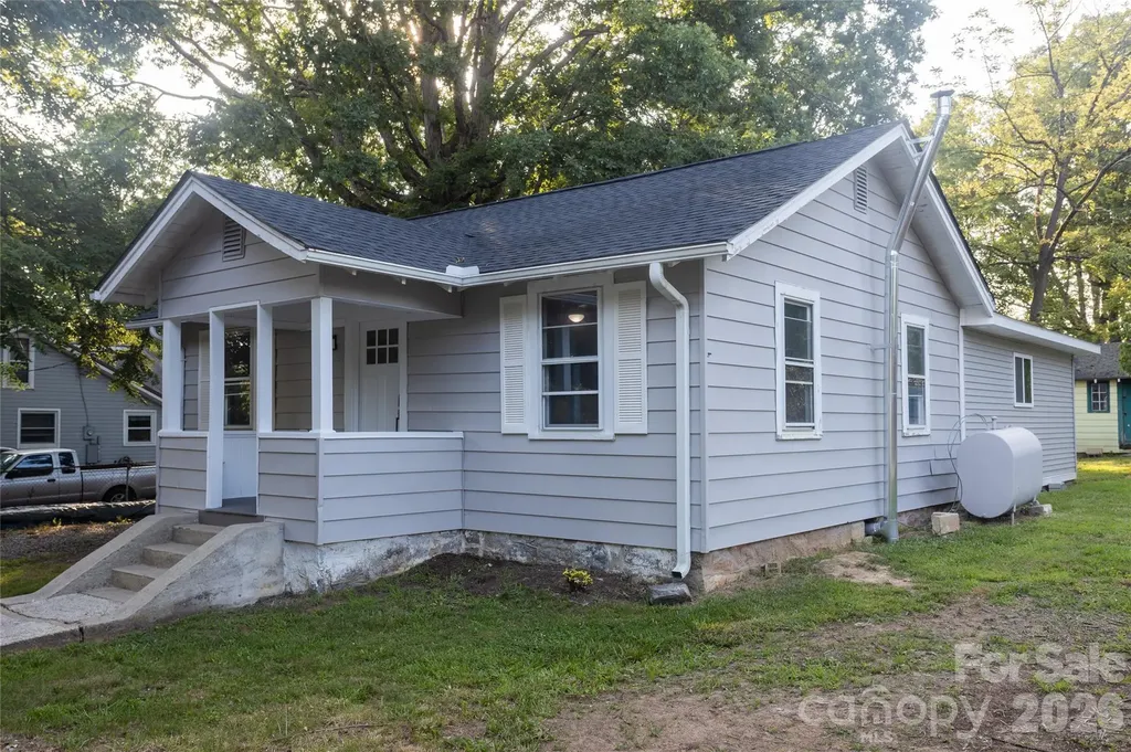 44 Lr Smith Avenue Hendersonville NC 28791