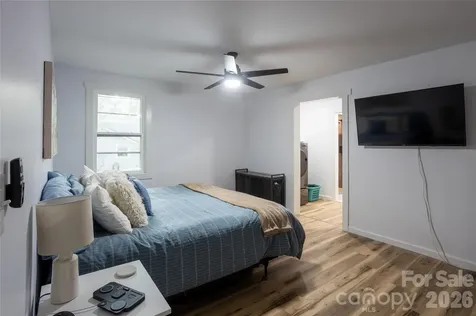 44 Lr Smith Avenue Hendersonville NC 28791