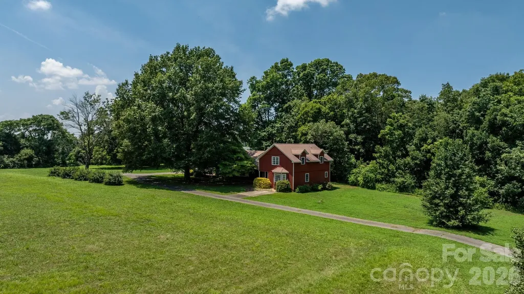2097 Hermit Trail Newton NC 28658