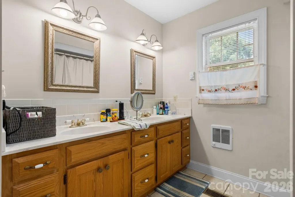 2097 Hermit Trail Newton NC 28658