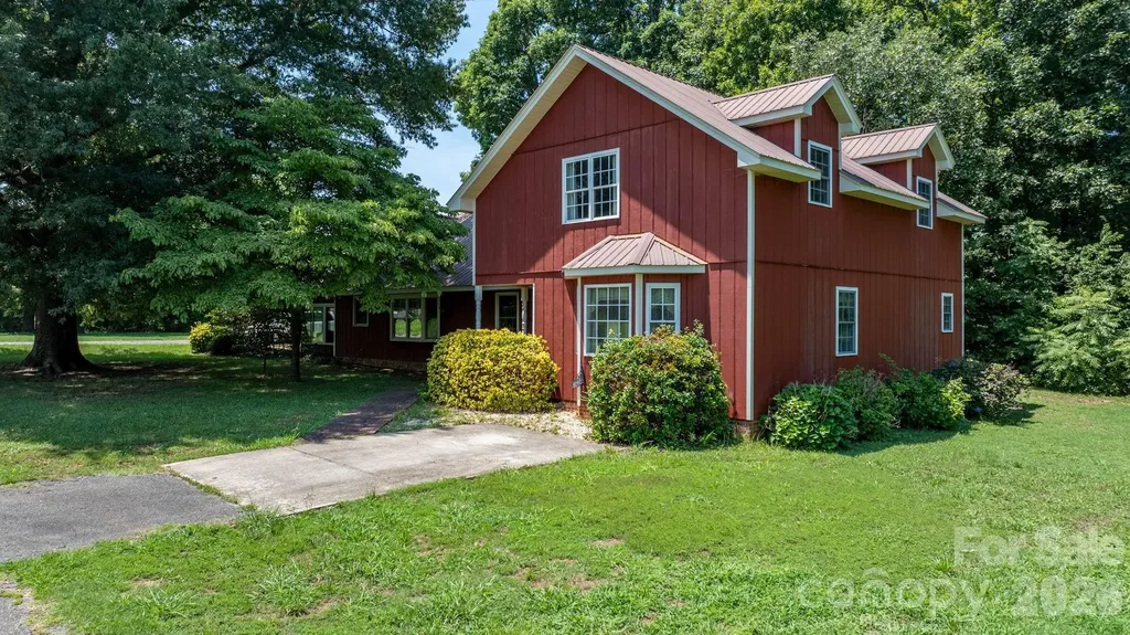 2097 Hermit Trail Newton NC 28658