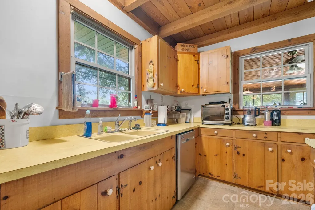 2097 Hermit Trail Newton NC 28658