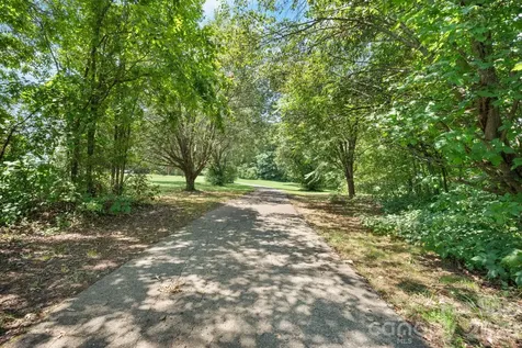 2097 Hermit Trail Newton NC 28658