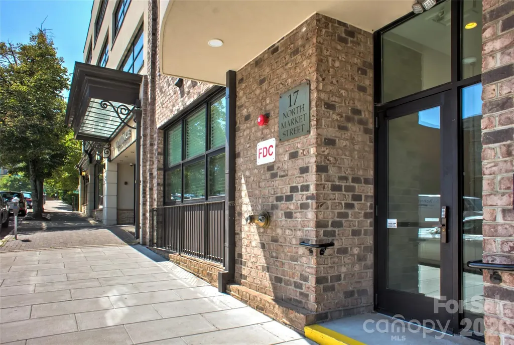 17 N Market Street Asheville NC 28801