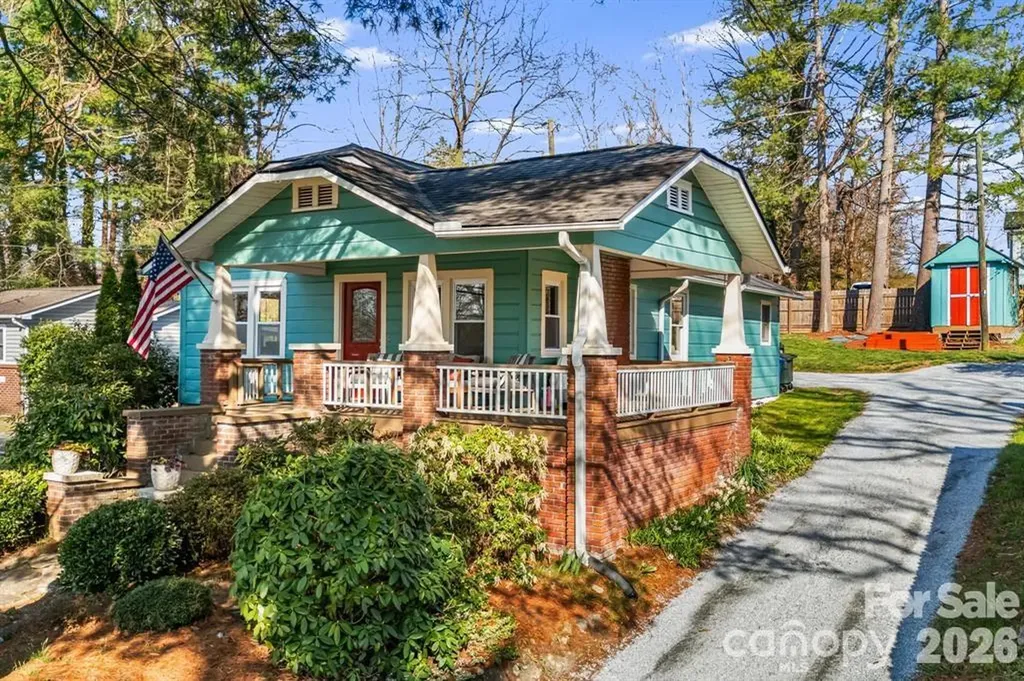 1207 Willow Road Hendersonville NC 28739