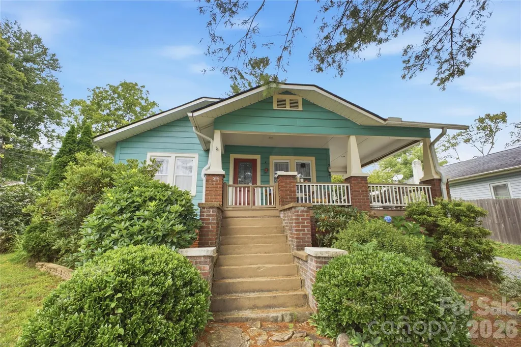 1207 Willow Road Hendersonville NC 28739
