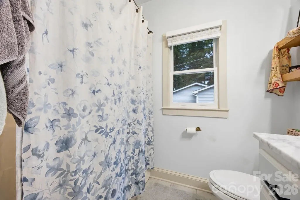 1207 Willow Road Hendersonville NC 28739