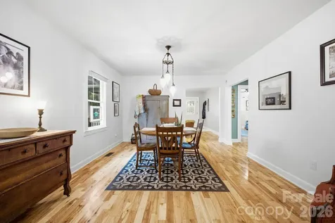 1207 Willow Road Hendersonville NC 28739
