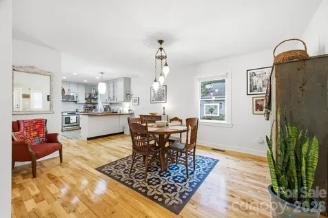 1207 Willow Road Hendersonville NC 28739