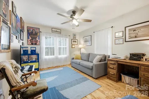 1207 Willow Road Hendersonville NC 28739