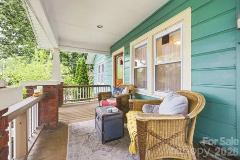 1207 Willow Road Hendersonville NC 28739