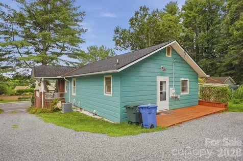 1207 Willow Road Hendersonville NC 28739