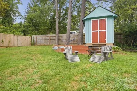 1207 Willow Road Hendersonville NC 28739