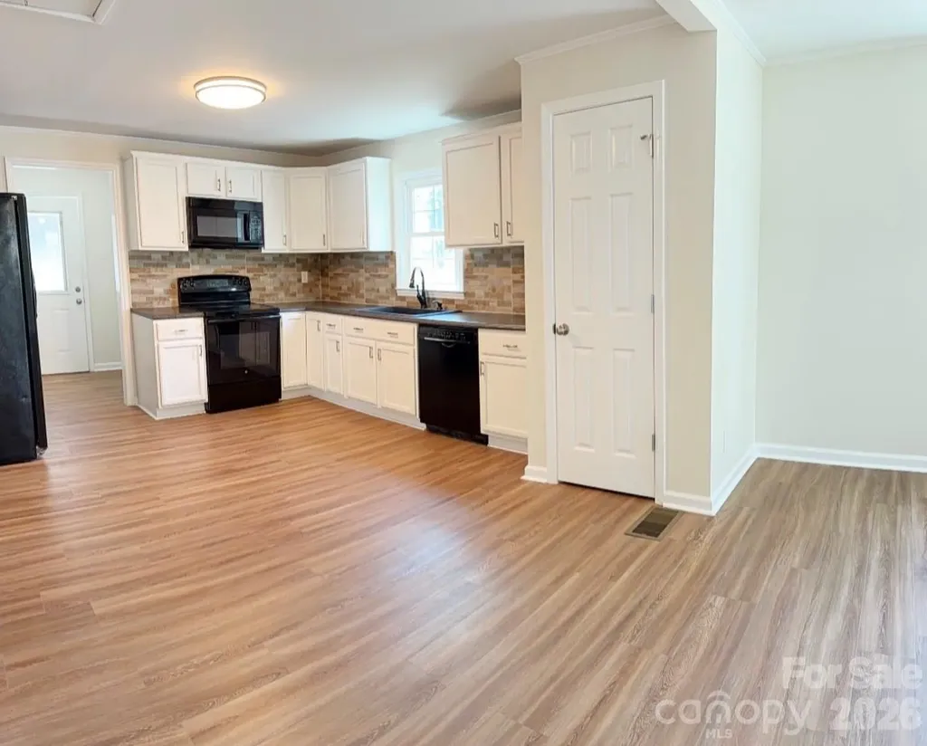 2827 E Long Avenue Gastonia NC 28054