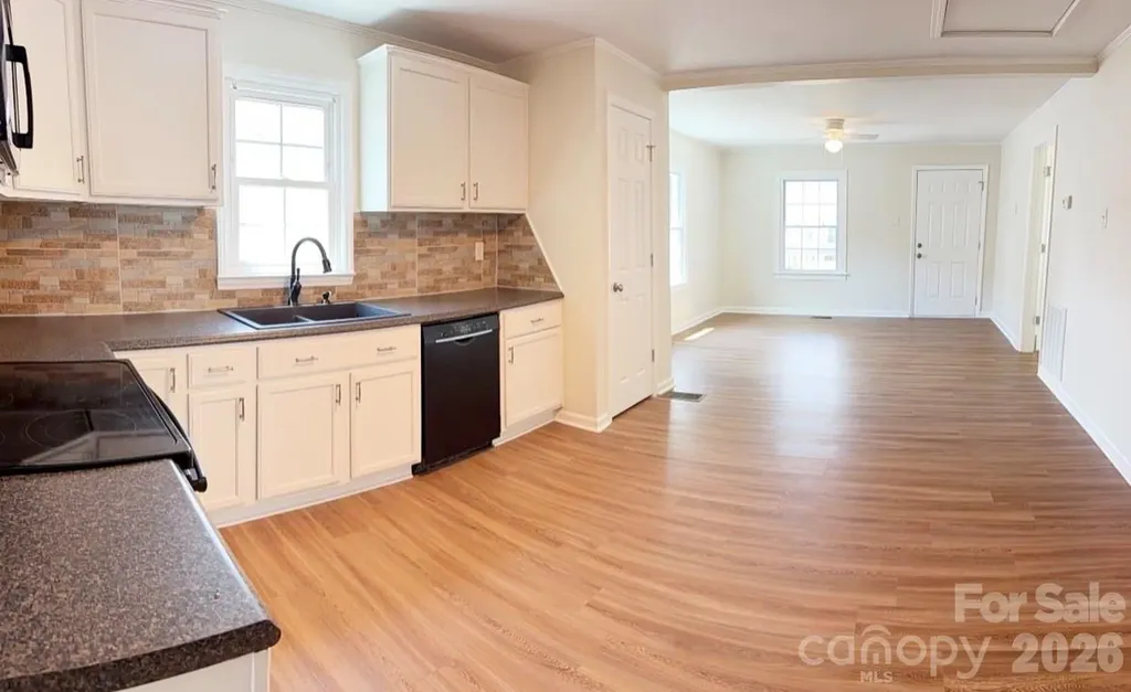 2827 E Long Avenue Gastonia NC 28054