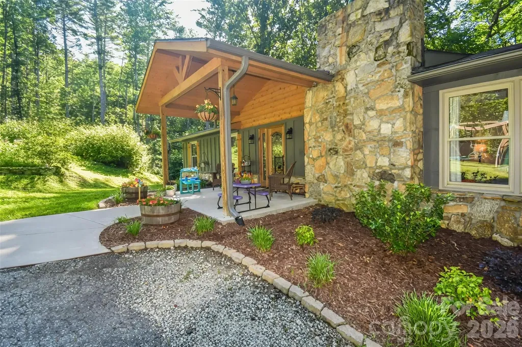 336 Hillside Road Penrose NC 28766