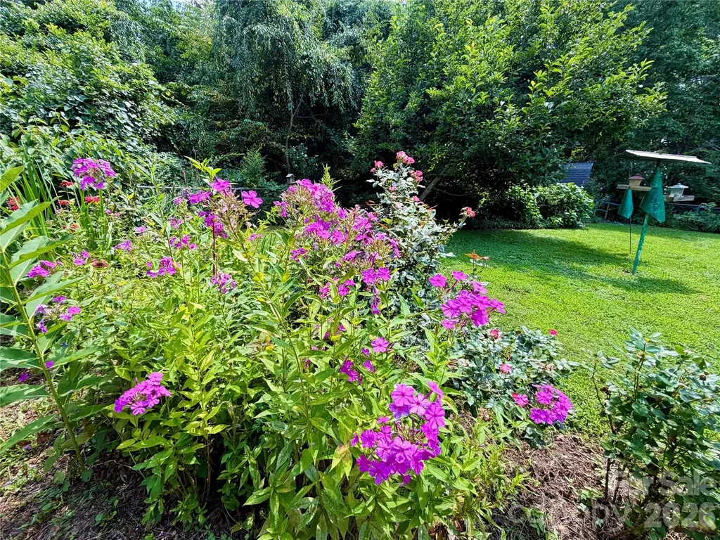 5 Dewberry Drive Hendersonville NC 28792