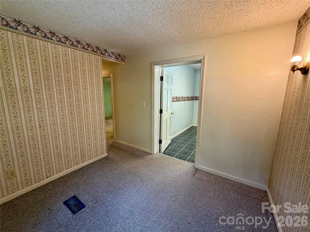 5 Dewberry Drive Hendersonville NC 28792