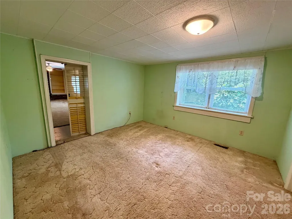 5 Dewberry Drive Hendersonville NC 28792