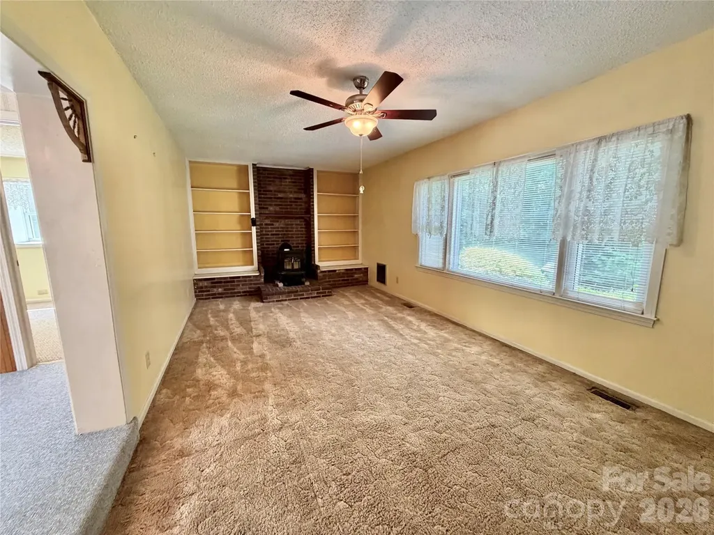 5 Dewberry Drive Hendersonville NC 28792