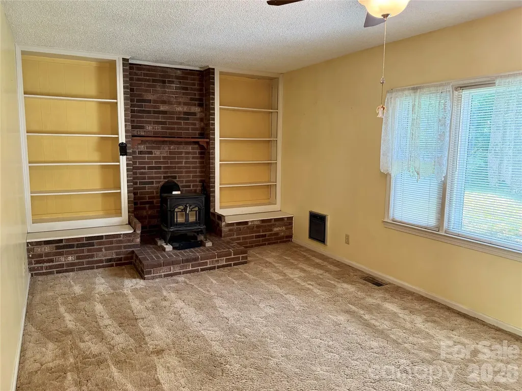 5 Dewberry Drive Hendersonville NC 28792