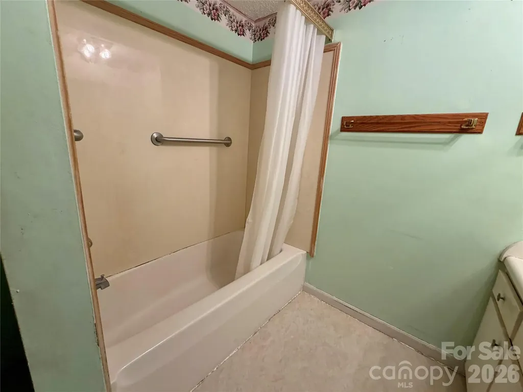 5 Dewberry Drive Hendersonville NC 28792