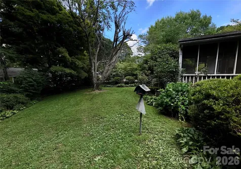 5 Dewberry Drive Hendersonville NC 28792
