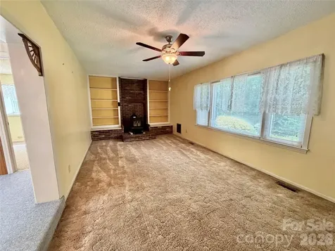 5 Dewberry Drive Hendersonville NC 28792
