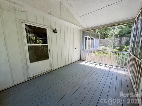 5 Dewberry Drive Hendersonville NC 28792