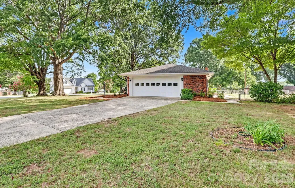 425 Valhalla Drive Harrisburg NC 28075