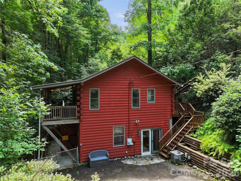 976 Wildcat Run Maggie Valley NC 28751